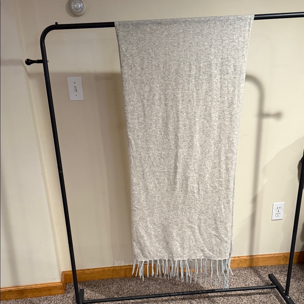 Hannah Rose Gray Scarf
